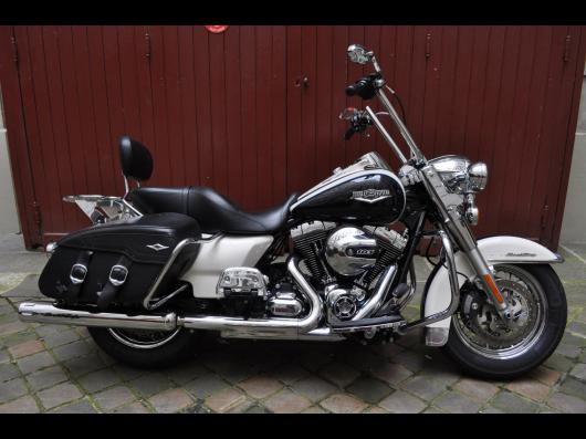 HARLEY-DAVIDSON TOURING ROAD KING 1690 CLASSIC