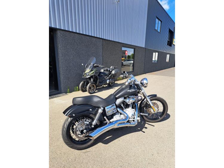 HARLEY-DAVIDSON DYNA STREET BOB 1584