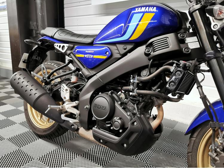 YAMAHA XSR 125 - 1ERE MAIN - XSR125