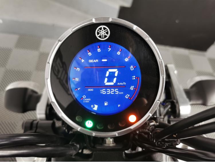 YAMAHA XSR 125 - 1ERE MAIN - XSR125