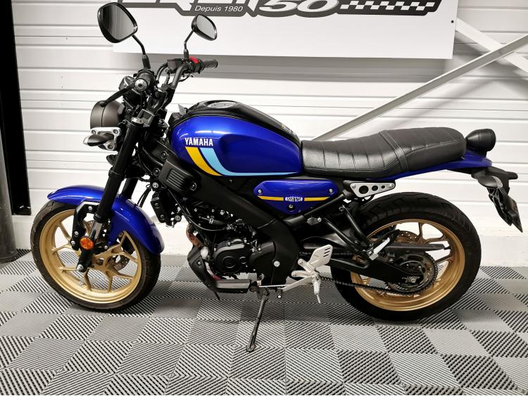 YAMAHA XSR 125 - 1ERE MAIN - XSR125