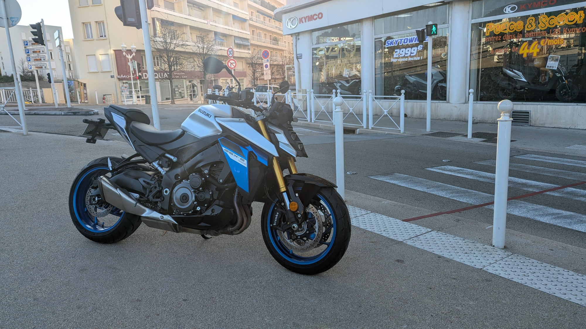 Photo du véhicule SUZUKI