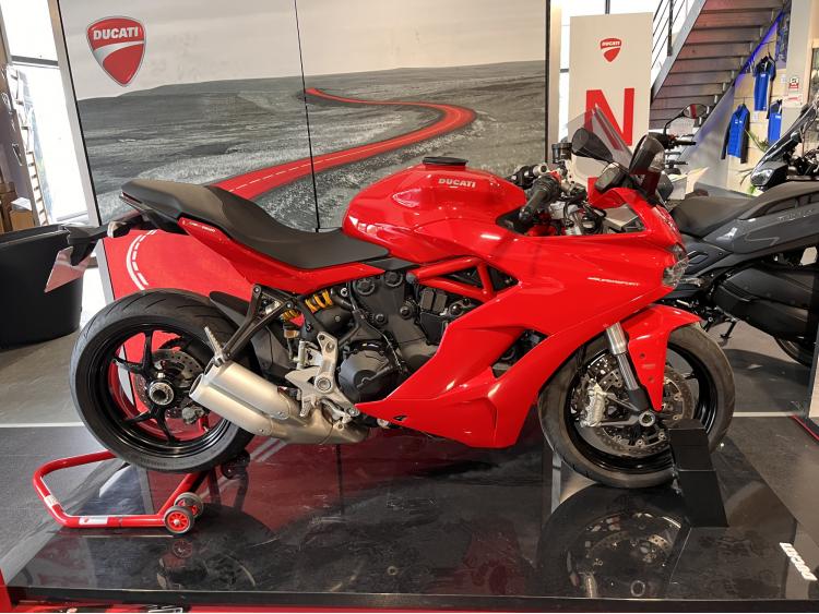 DUCATI SUPERSPORT 939