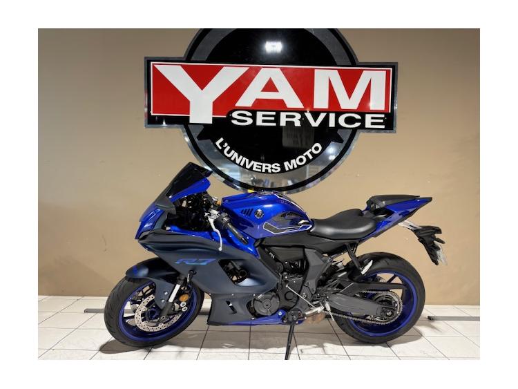 YAMAHA R7