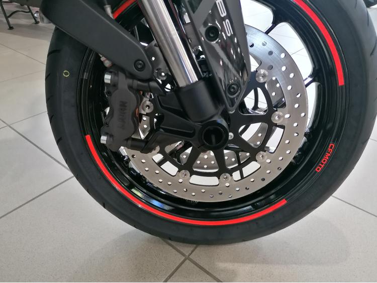 CF MOTO 800 NK Advanced 2025 pour 156.21€/mois chez DSN MOTOS 33