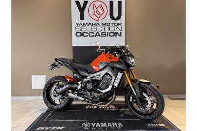 YAMAHA MT-09