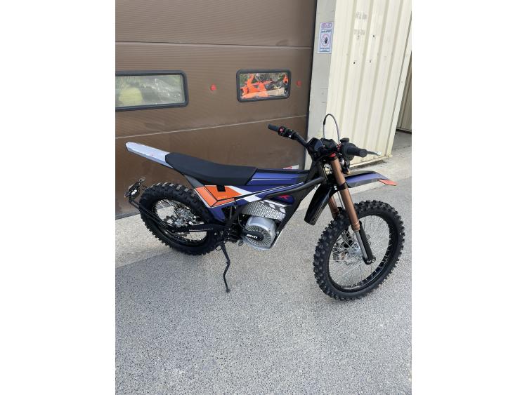 ELECTRIC MOTION ESCAPE X 2024