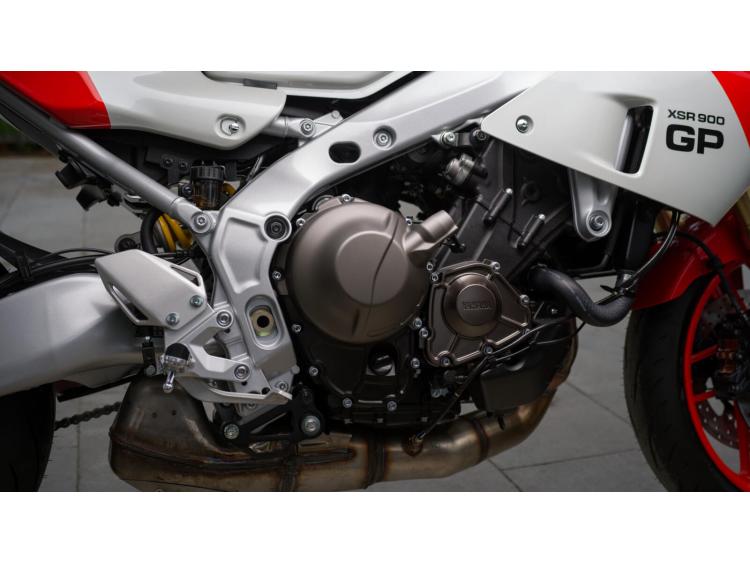 YAMAHA XSR 900 GP