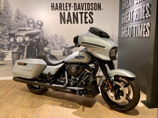 HARLEY-DAVIDSON TOURING STREET GLIDE 1923