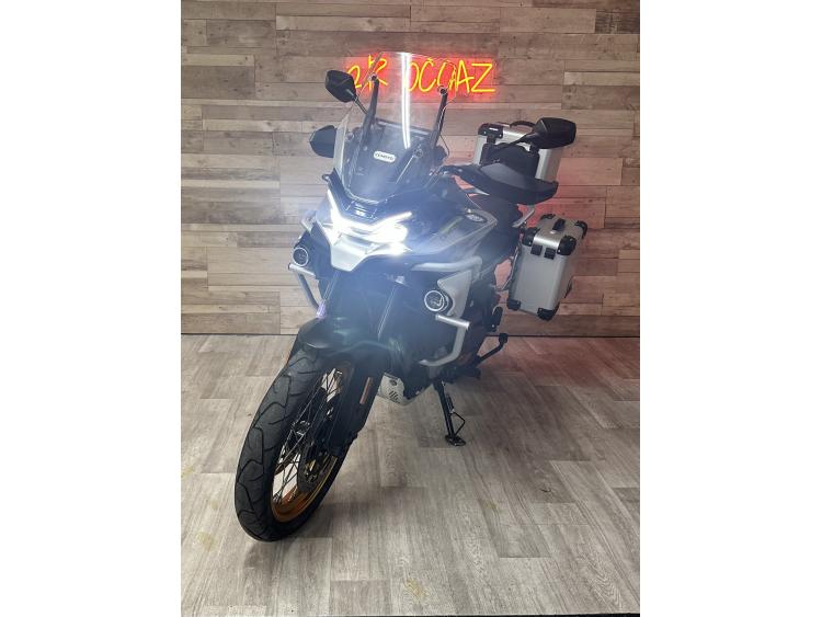 CF MOTO 800 MT
