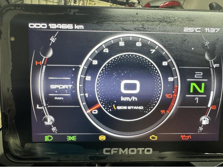 CF MOTO 800 MT