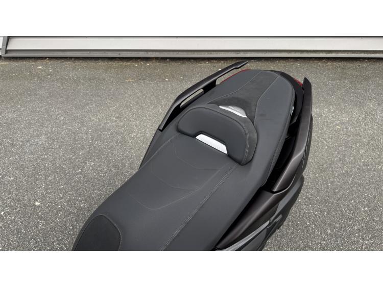 YAMAHA XMAX 125 TECH MAX +
