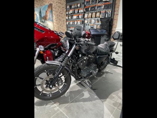 HARLEY-DAVIDSON SPORTSTER 883