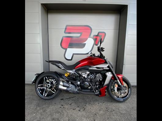 DUCATI X-DIAVEL V4