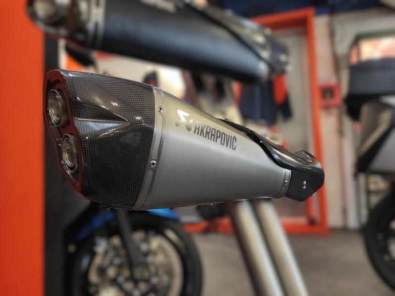 SILENCIEUX AKRAPOVIC KTM 1290 SUPER DUKE R 20-23