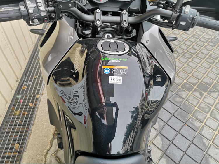 KAWASAKI VERSYS 1100 SE 