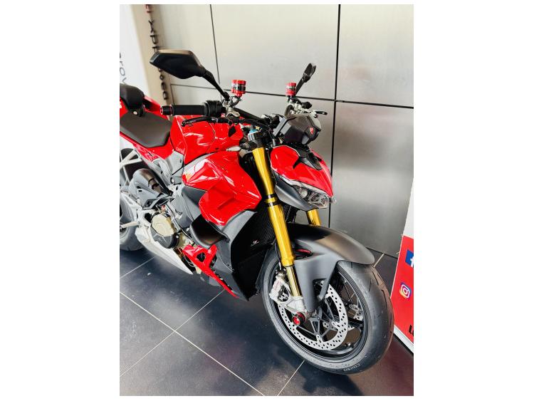 DUCATI STREETFIGHTER V4S NOMBREUSES OPTIONS