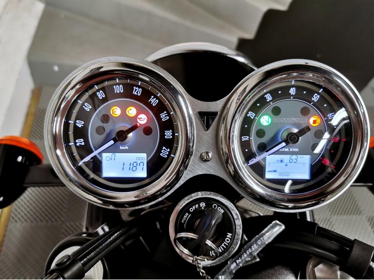TRIUMPH Bonneville T100 T 100 - ELIGIBLE A2