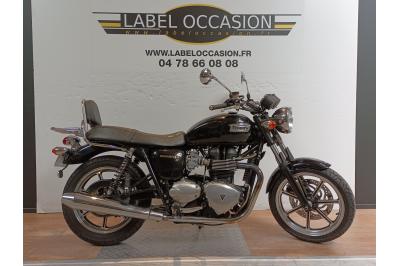 TRIUMPH BONNEVILLE 865 SE