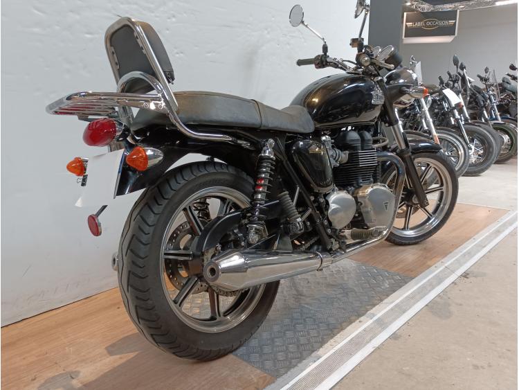 TRIUMPH BONNEVILLE 865 SE