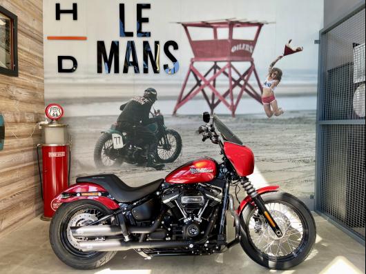 HARLEY-DAVIDSON SOFTAIL STREET BOB 1745