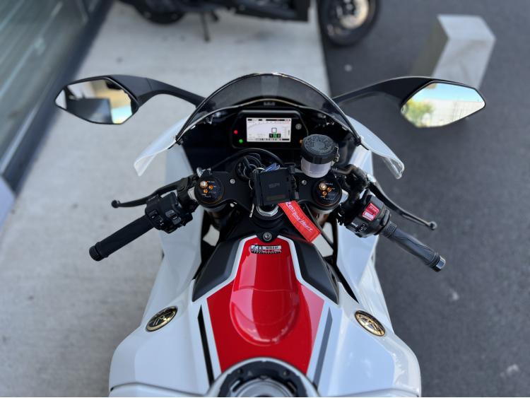 YAMAHA R1 60TH ANNIVERSARY