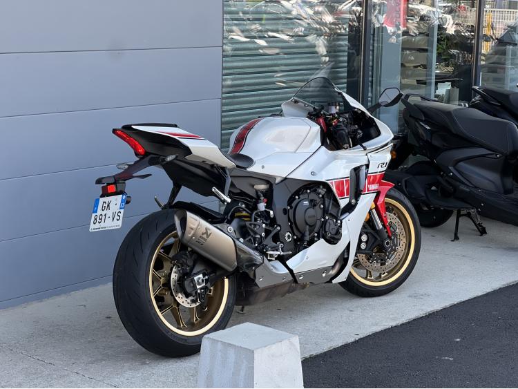 YAMAHA R1 60TH ANNIVERSARY