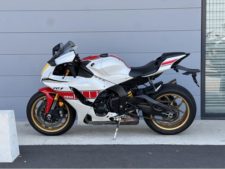 YAMAHA R1 60TH ANNIVERSARY