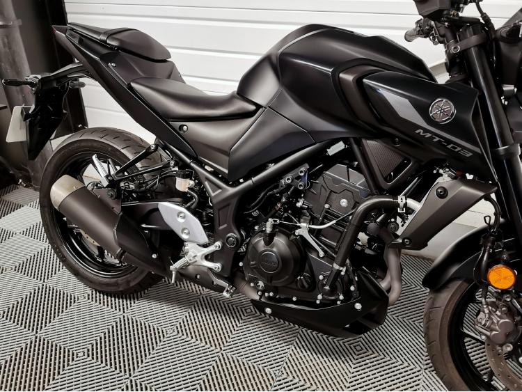 YAMAHA MT-03 MT03 - ELIGIBLE AU PERMIS A2 - 1ERE MAIN