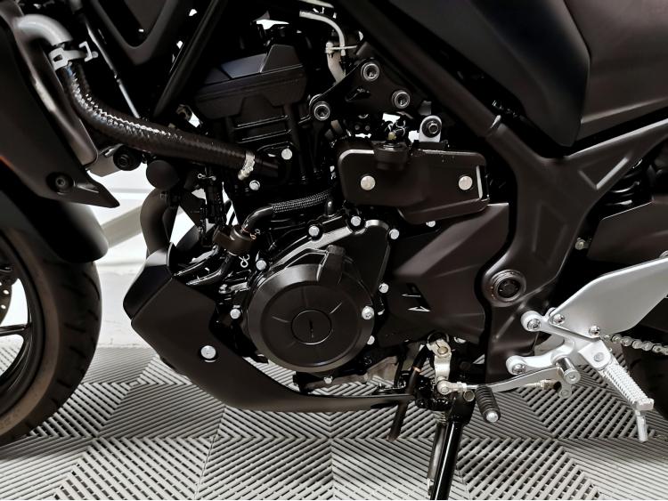 YAMAHA MT-03 MT03 - ELIGIBLE AU PERMIS A2 - 1ERE MAIN