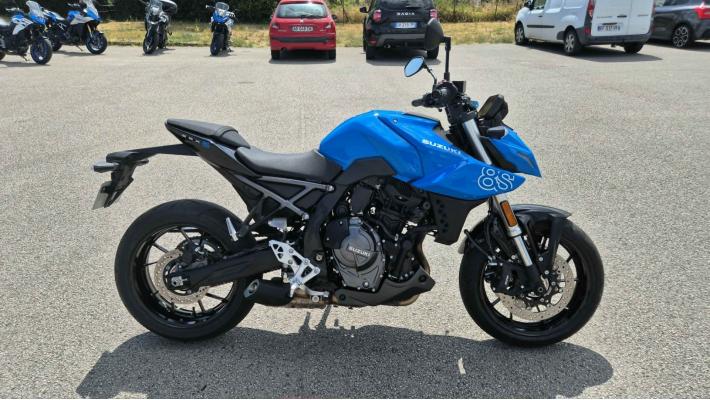 SUZUKI GSX-8S