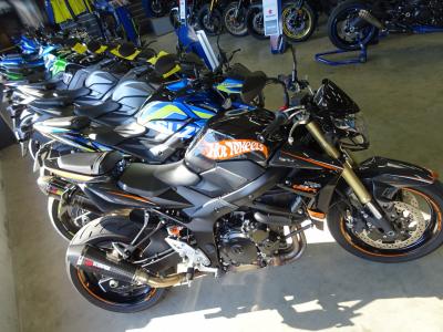 SUZUKI GSR 750 HotWheels