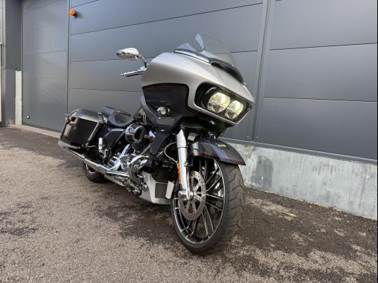 HARLEY-DAVIDSON TOURING ROAD GLIDE 1923 CVO