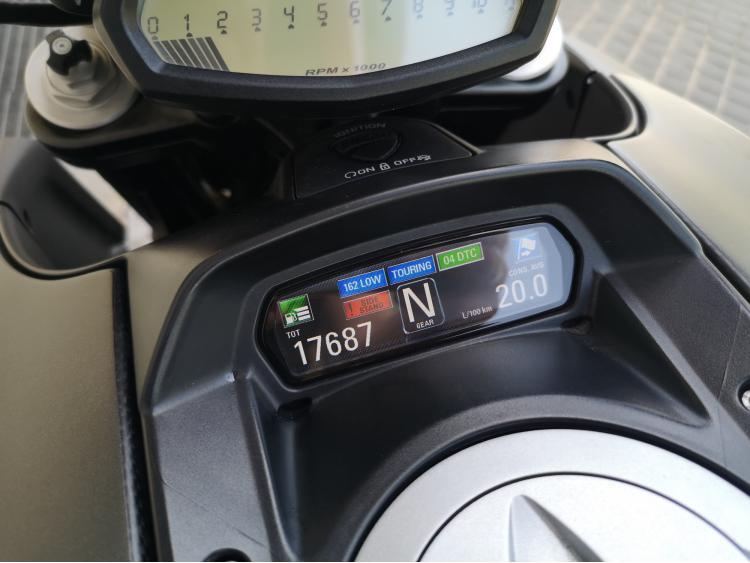 DUCATI DIAVEL 1200 CARBON