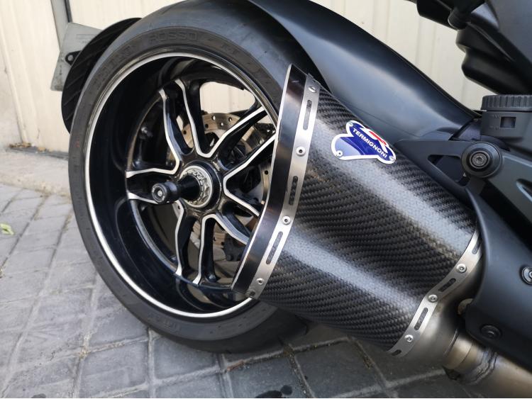 DUCATI DIAVEL 1200 CARBON