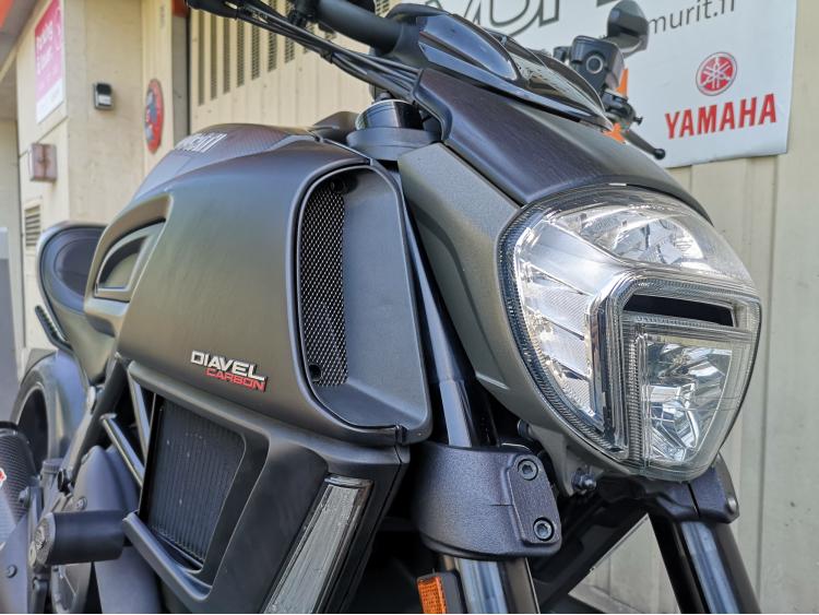 DUCATI DIAVEL 1200 CARBON