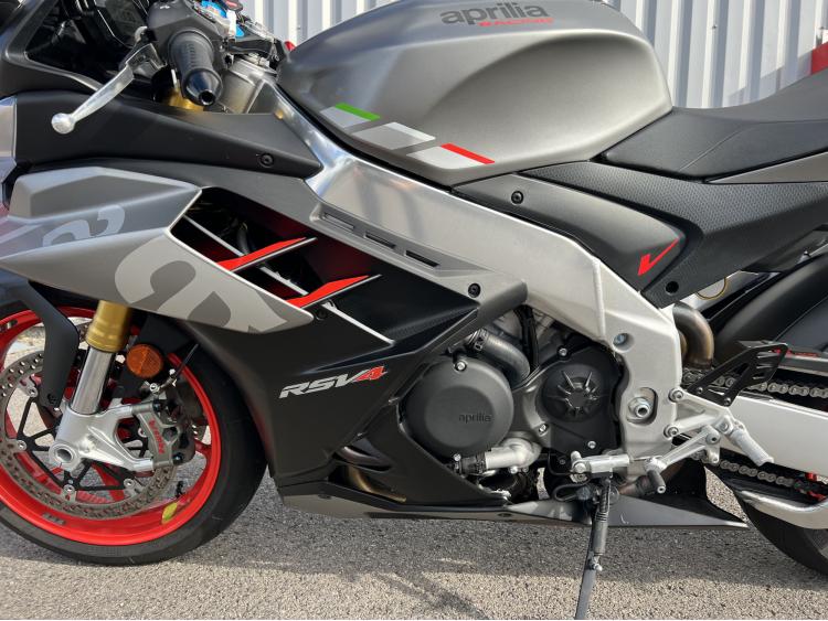 APRILIA RSV4 1100