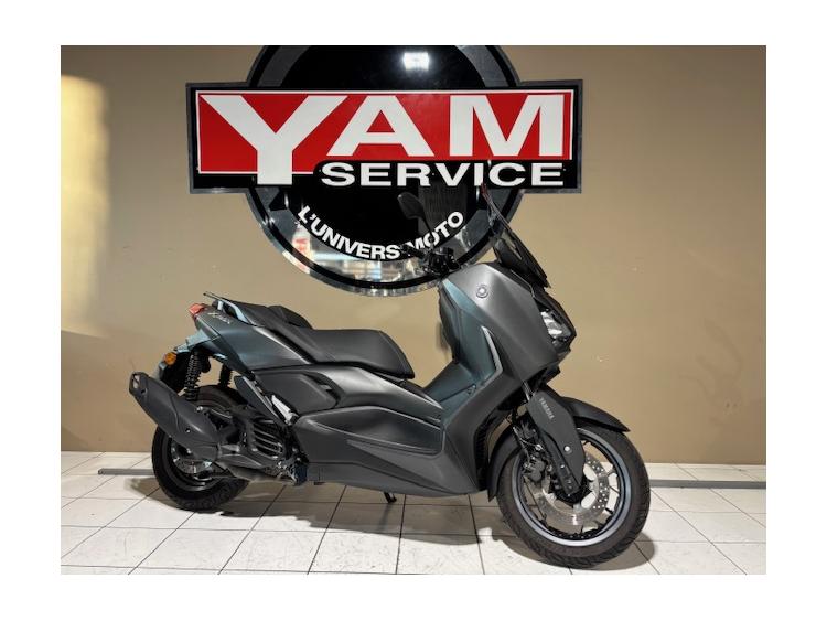 YAMAHA XMAX 125