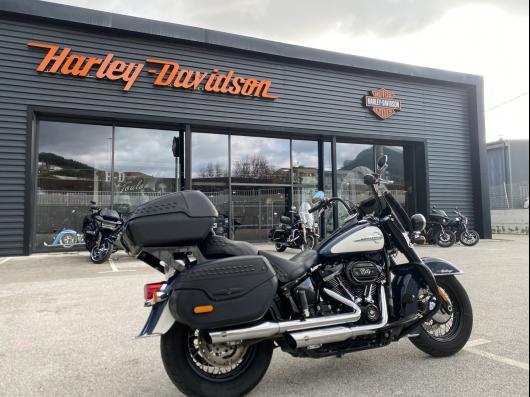 HARLEY-DAVIDSON SOFTAIL HERITAGE 1868 CLASSIC