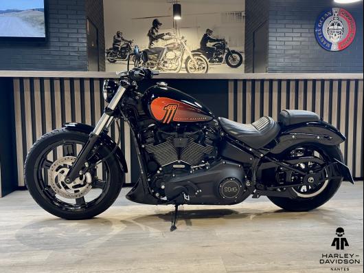 HARLEY-DAVIDSON SOFTAIL STREET BOB 1868