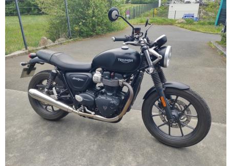 TRIUMPH STREET TWIN  900