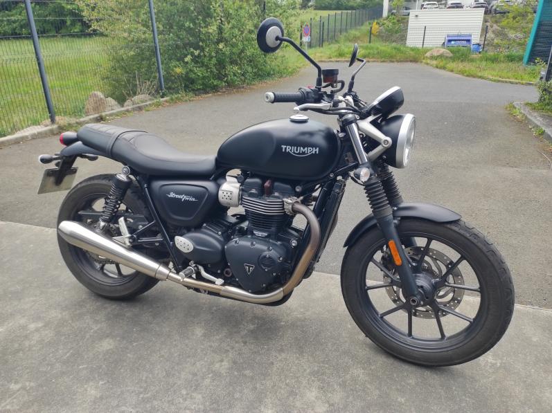TRIUMPH STREET TWIN  900