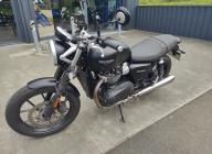 TRIUMPH STREET TWIN  900