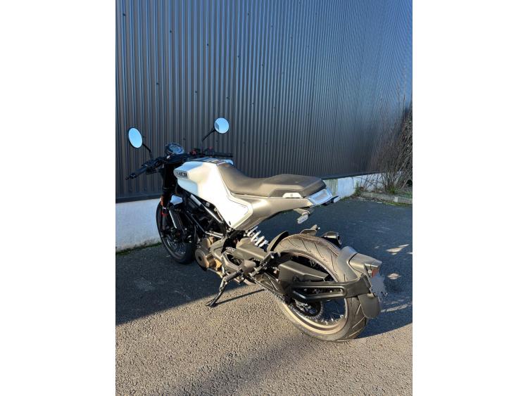 HUSQVARNA 401 VITPILEN