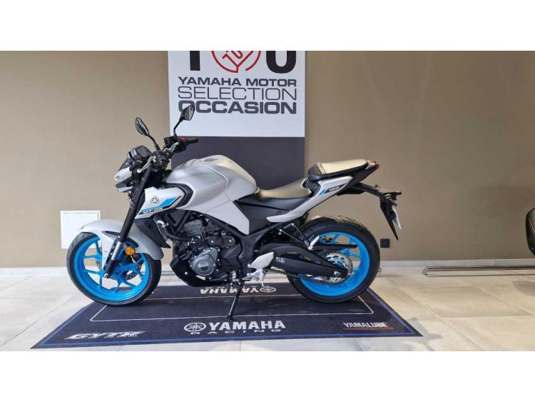 YAMAHA MT-03