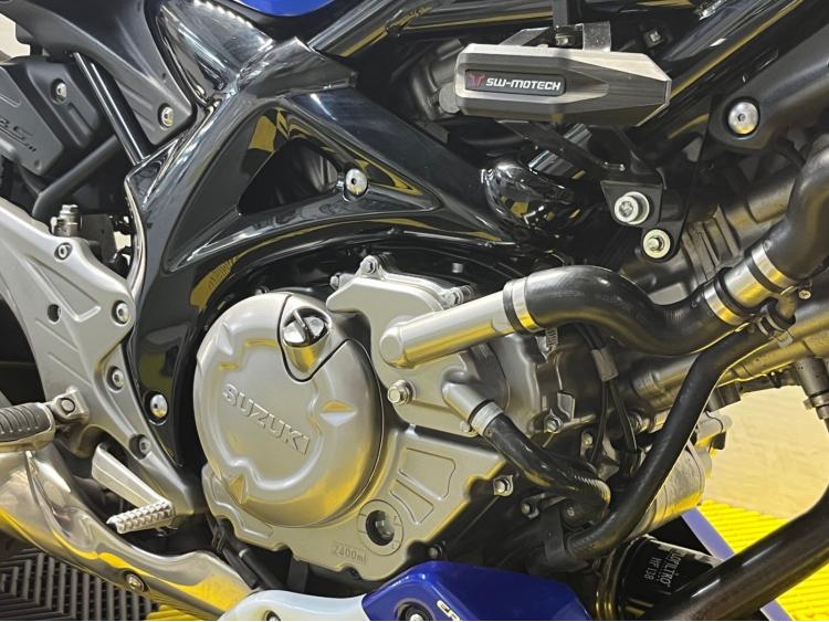 SUZUKI SFV-650 GLADIUS  ABS  L3