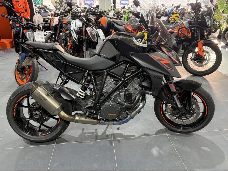 KTM 1290 SUPER DUKE R