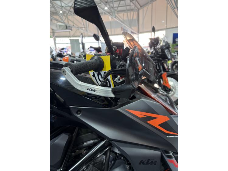 KTM 1290 SUPER DUKE R