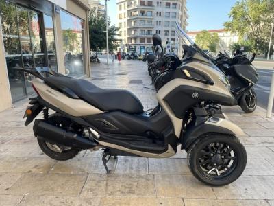 YAMAHA TRICITY 300