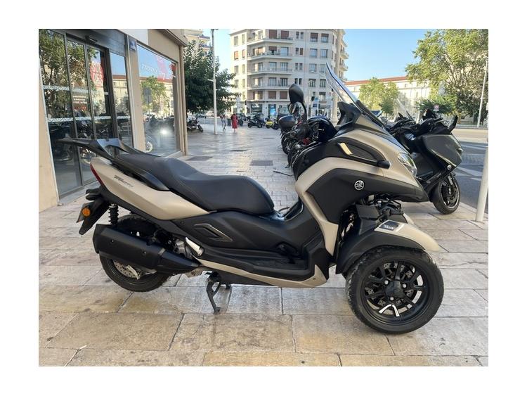 YAMAHA TRICITY 300